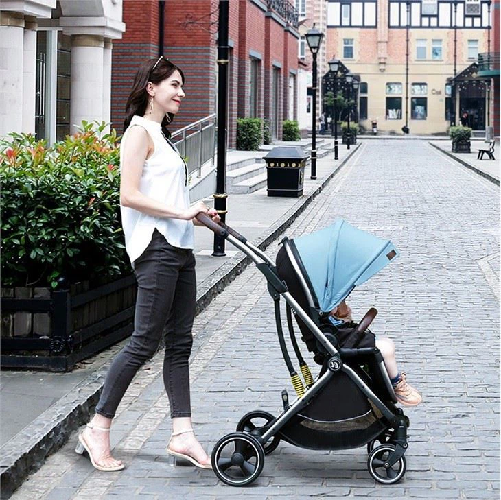 Eggshell Lightweight Stroller